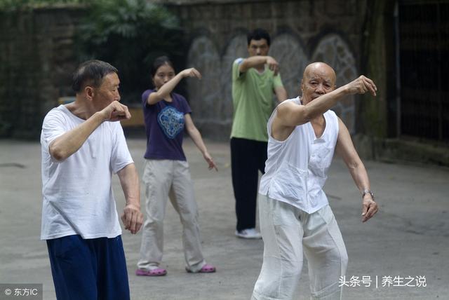 50歲後，想健康，遠離1個字，謹記「三慢」、「四相伴」！