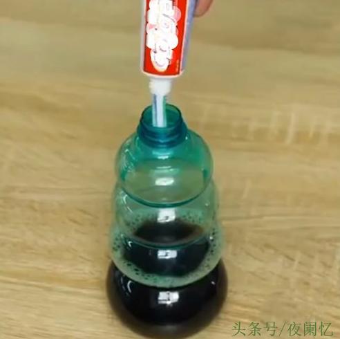 生活妙招：牙膏加可樂，具有強大功能，能解決每家每戶的難題 