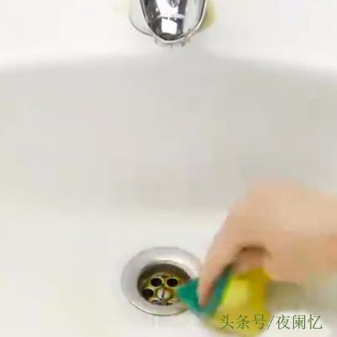 生活妙招：牙膏加可樂，具有強大功能，能解決每家每戶的難題 