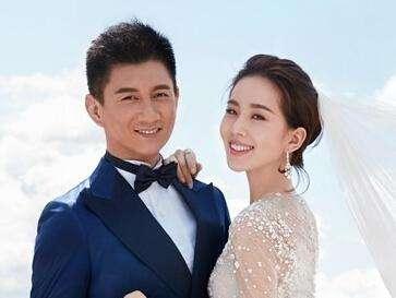  劉詩詩結婚三年終於懷上，吳奇隆緊張護妻，肚子大到藏不住！