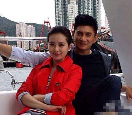  劉詩詩結婚三年終於懷上，吳奇隆緊張護妻，肚子大到藏不住！