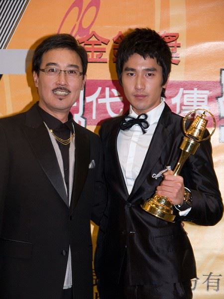 兒子比爹紅的五對明星，謝霆鋒上榜，他的兒子19歲就成影帝！