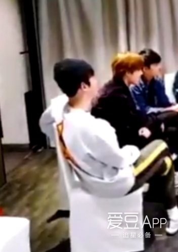 [EXO][新聞]181116 Tempo二連獎杯佔領推特熱搜第一！EXO榮耀的一位合照公開