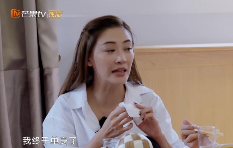 狠遭鐵鍊鎖腿！陳小春曝窮困童年 悔：3000元賣掉弟弟