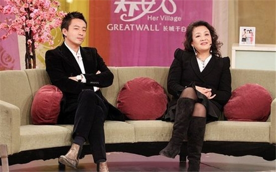 「婆媳相」？大S和汪小菲同框，卻被指身材越來越像婆婆張蘭！
