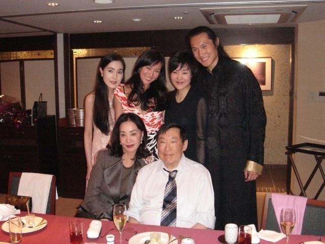 她在紅時為愛息影，卻嫁錯了人，今72歲繼承百億遺產，近照曝光似30歲，女人味十足！