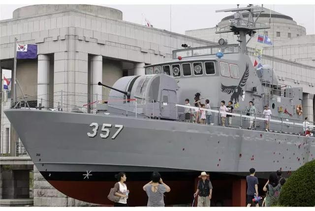 最真實殘酷的海戰電影，朝鮮T34坦克艇VS韓軍艦的場面太震撼了！