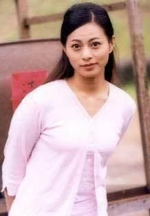 她當年拒演小燕子成就趙薇，如今已拍戲二十年，觀眾卻不知她是誰！