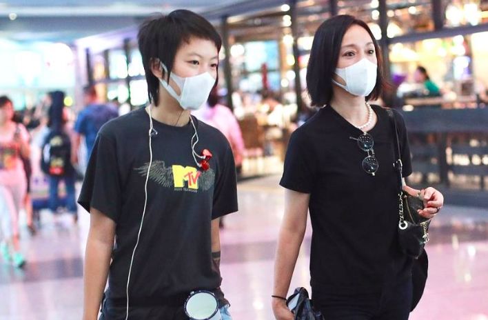 竇靖童周迅互相見家長惹爭議，關係太複雜，王菲：幸福就好！