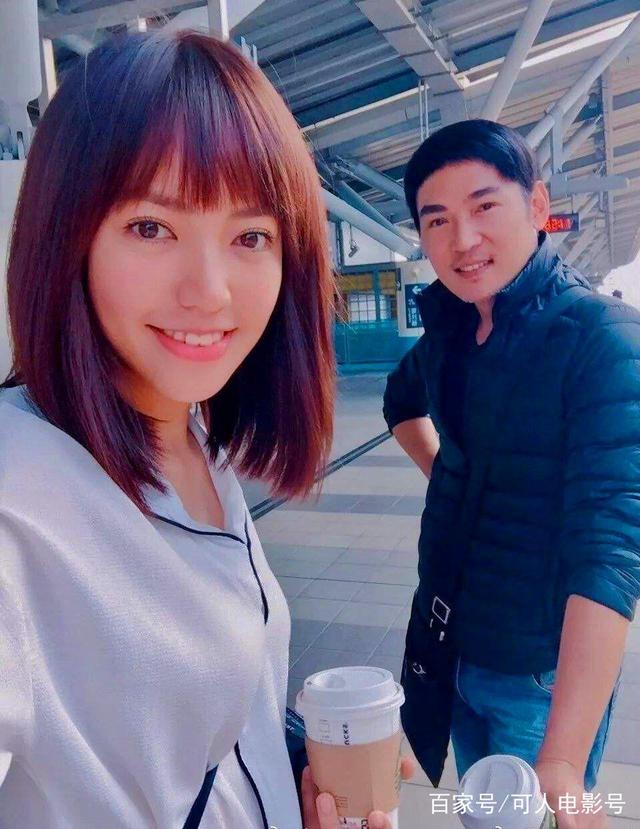 為獲女兒撫養權，他讓出億萬身家凈身出戶，現因女兒選秀又大紅