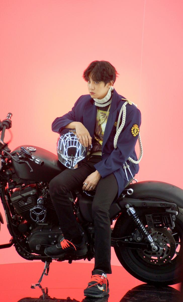 [EXO][新聞]181112 燦烈《TEMPO》現場花絮照公開吸血鬼大人是你嗎？