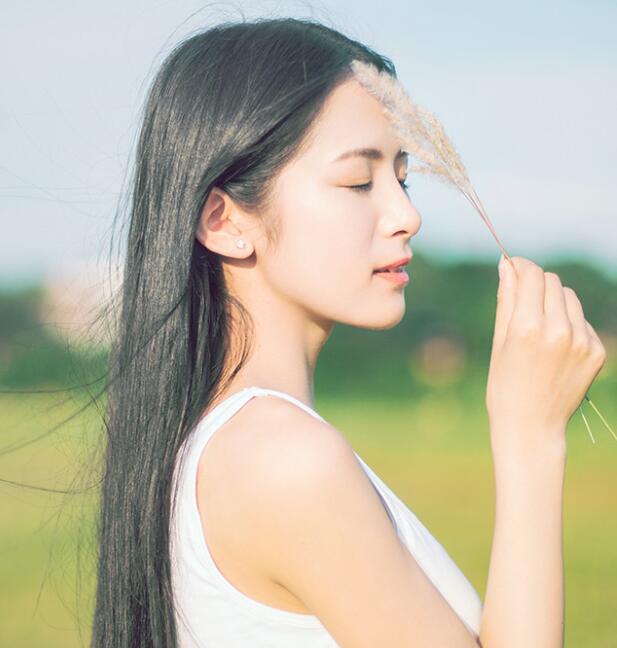 遠嫁十年沒回家，媽媽去世後，我收到她給我轉帳二十萬的簡訊提醒