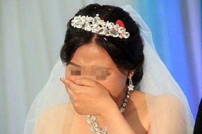 媽收了30萬彩禮，結婚沒給一分嫁妝，婚後回娘家，推開門我心寒了