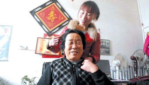 喪夫兒媳伺候公婆5年 遇拆遷分了3套房 臨終卻送兒媳了一破罐子