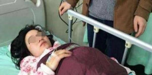 母親去世兩個月父親就再婚，俺怒去砸場，看到新娘卻送上祝福