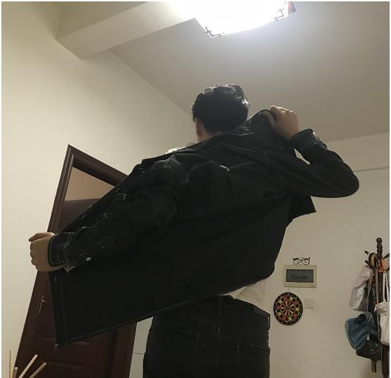 男子結婚五次，妻子總在新婚夜大叫逃跑，脫下上衣後，鄉親捂緊嘴