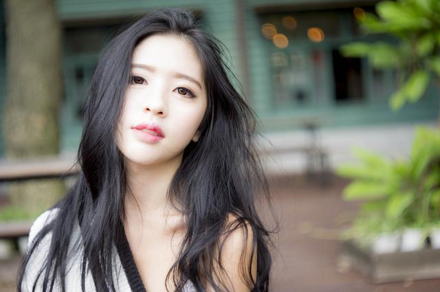 婆婆，我跟你兒子已經離婚了，您帶著你一家子趕快搬出我房子吧