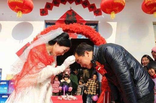 女子不能生育被婆家趕走，再婚後才知幫前夫背鍋，鬧了烏龍