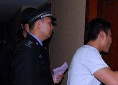 女子出差住酒店，男服務員非說她點了餐，警察來了以後才知道服務員救了她