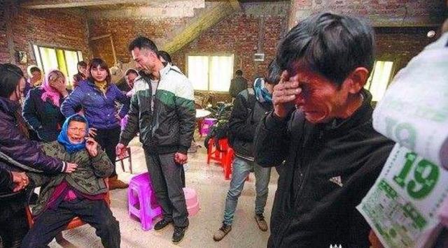 婚禮當天老公意外去世，準備回家時卻聽到公婆一話，我決定不走了
