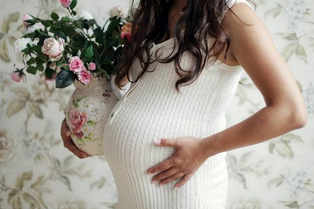 母親生病丈夫說去死，婆婆生病他讓妻子辭職去照顧，笑回他5個字