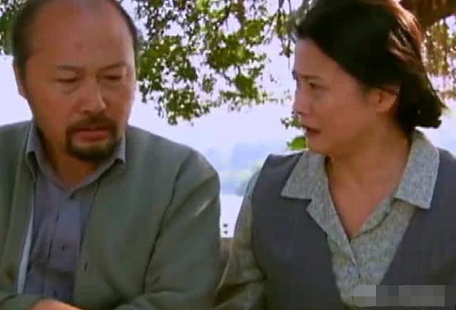 做上門女婿五年，老婆生二胎時爸媽來看望，俺把爸媽趕出家門！