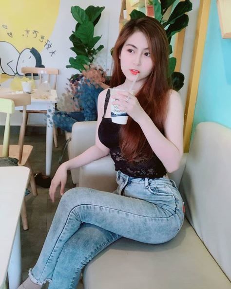 男學生暴動！美腿女大生是未來「小學老師」…性感私拍露兇器：這上課會受不了(15P) - 東南亞正妹老師