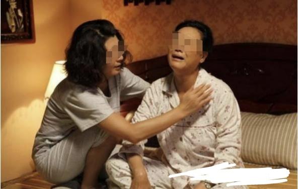 老公去世後，俺總說房間有笑聲，婆婆罵有病，打開衣櫃蒙住
