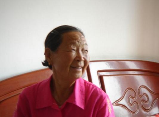 「姑子，回娘家帶一筐臭雞蛋，換走婆婆一萬元」「嫂，我媽樂意」