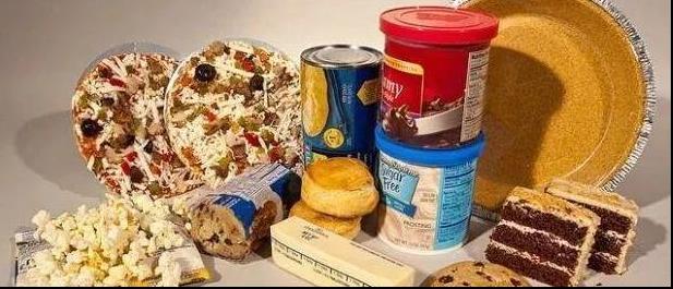 美國研究發現：這3種食物正在扼殺孩子的智力，尤其是第一種，你家孩子可能天天都在吃！