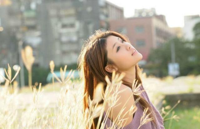同學結婚缺錢我借給他一萬，我結婚發微信給他，收到回信我懵了