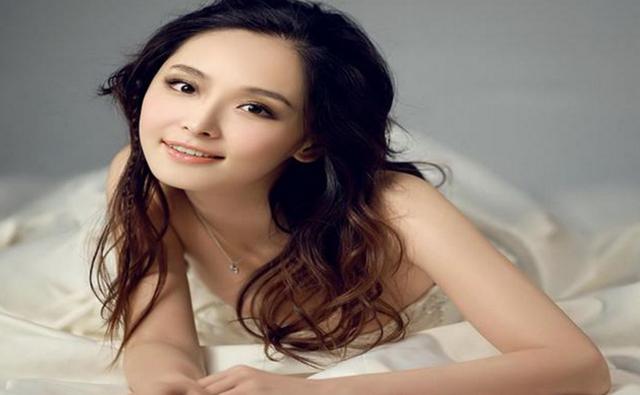 同學結婚缺錢我借給他一萬，我結婚發微信給他，收到回信我懵了