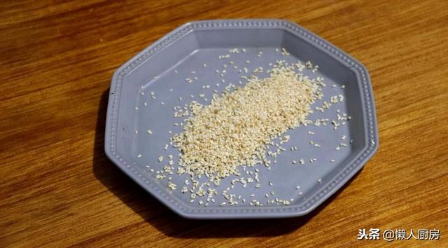 別只會用紫菜煮湯喝，教你用紫菜做【芝麻海苔碎】，鮮香酥脆，大人小孩都愛吃！