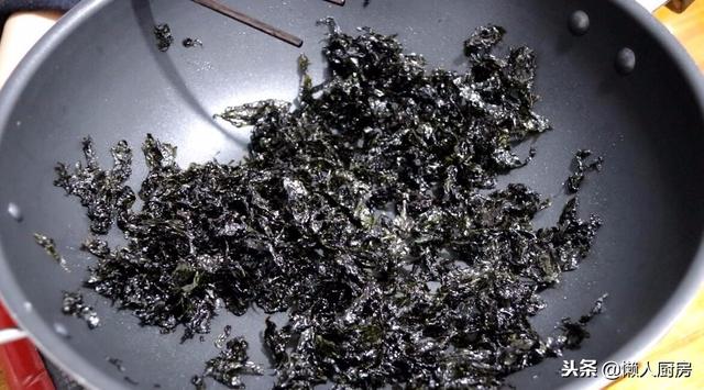 別只會用紫菜煮湯喝，教你用紫菜做【芝麻海苔碎】，鮮香酥脆，大人小孩都愛吃！