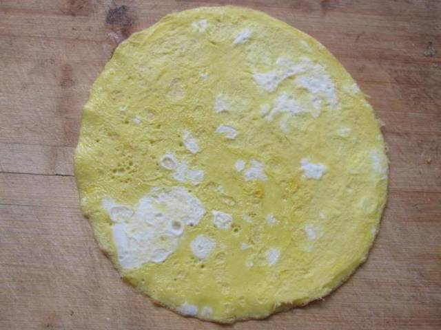 蛋炒飯翻新花樣做成蛋皮卷炒飯, 不一樣的吃法, 不一樣的味道, 孩子們特別喜歡~