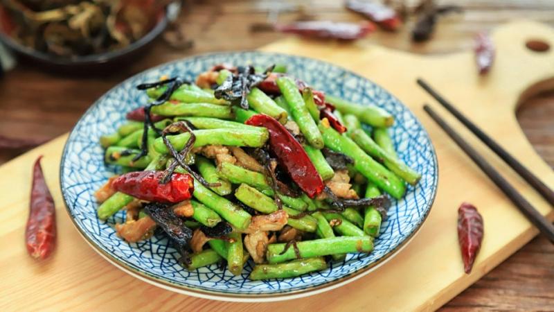 豆角最愛這麼吃，咸香帶辣，比吃肉更過癮！ 