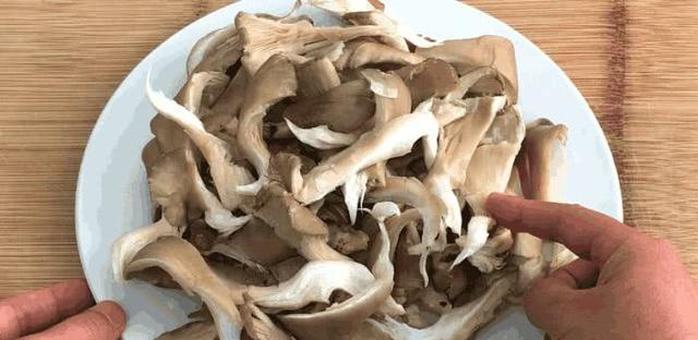 蘑菇最過癮的做法，花了3年研究，我家一周7頓吃不膩，太香了！