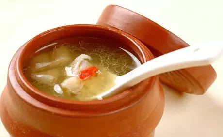 太好喝了！原來要這樣「燉雞湯」才對，只要簡單三招，六星級美味雞湯讓你立刻端上桌