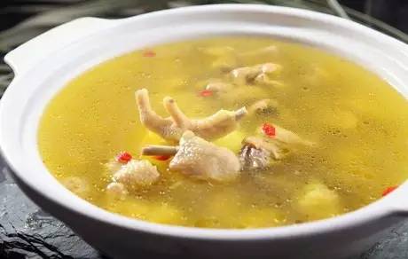 太好喝了！原來要這樣「燉雞湯」才對，只要簡單三招，六星級美味雞湯讓你立刻端上桌