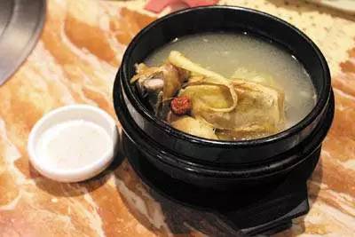 太好喝了！原來要這樣「燉雞湯」才對，只要簡單三招，六星級美味雞湯讓你立刻端上桌