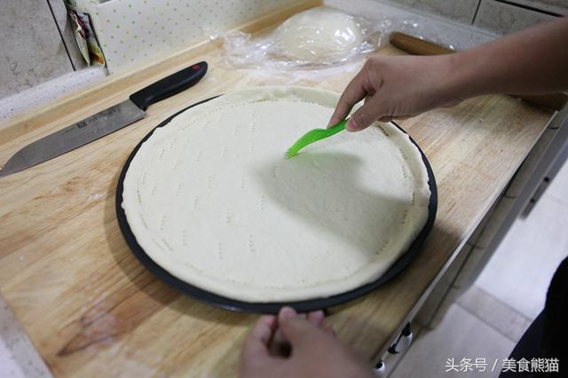 你會做雙底料披薩嗎？原來這麼簡單，一看就會，好吃還放心！ 