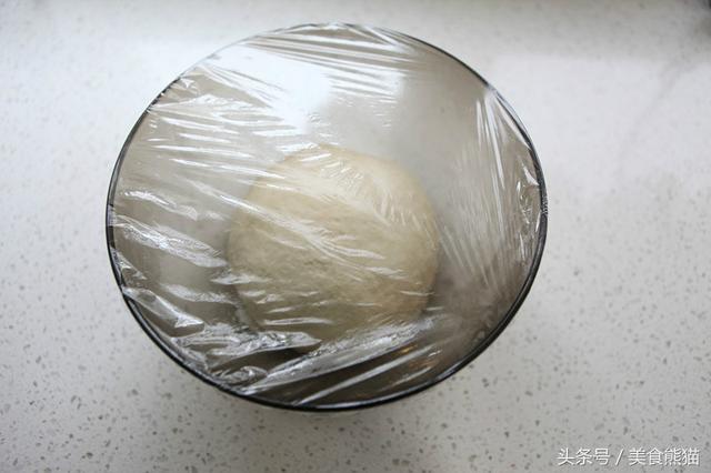 你會做雙底料披薩嗎？原來這麼簡單，一看就會，好吃還放心！ 