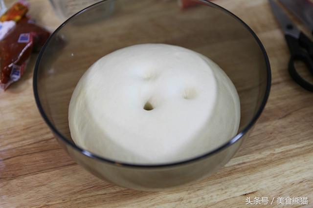 你會做雙底料披薩嗎？原來這麼簡單，一看就會，好吃還放心！ 