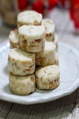 七種特色杏仁Cookies，超愛杏仁香，每一款都好好吃！新年就做一些來吃吧！！