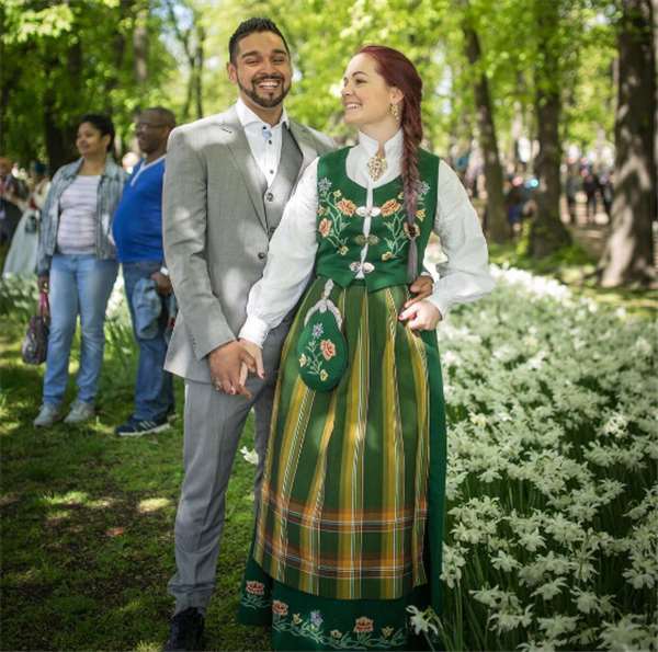 19個世界各地傳統的結婚服飾，忽然覺得自己結婚穿白紗簡直遜斃了！
