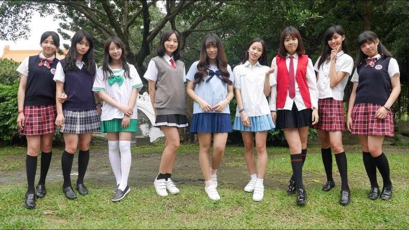16張「風格不一樣的各國學生制服」照，越南女學生「全白服飾」是公認第一名的～