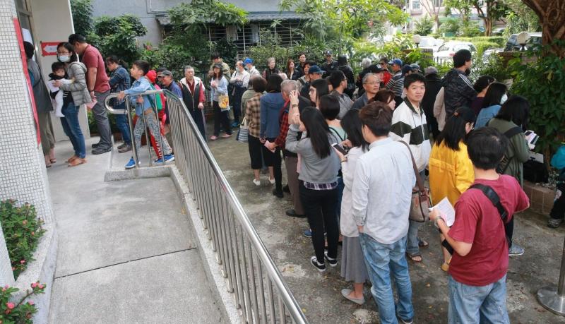 來不及投票!吳宗憲爆氣嗆開記者會「怒譙中選會」 怒批公投缺失:「台灣讓笨蛋做重要的事」