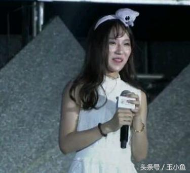 300萬粉絲「超高人氣正妹主播」開直播,手一滑「誤關美肌功能」...真面目嚇哭大票粉絲!