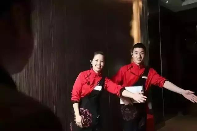 我們研究了100家餐廳：發現生意好的都有20個特徵！