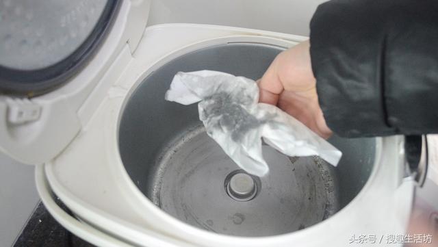 電飯鍋煮飯又慢又耗電？把「這個地方」擦一擦，一年能省幾十元，家家戶戶都需要！